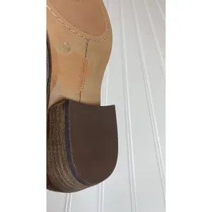 Vince Camuto Taupe Snakeskin Embossed V-Cut Ankle Booties Grey Size 8.5 M 39 thumbnail 9