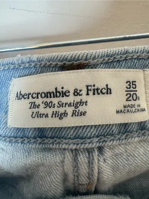 Abercrombie & Fitch Ultra High Rise 90s Straight Jean 20 thumbnail 7
