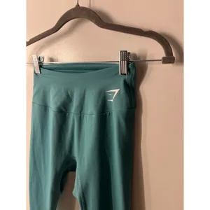 Gymshark Training Cropped Leggings‎ in teal women's size small thumbnail 2