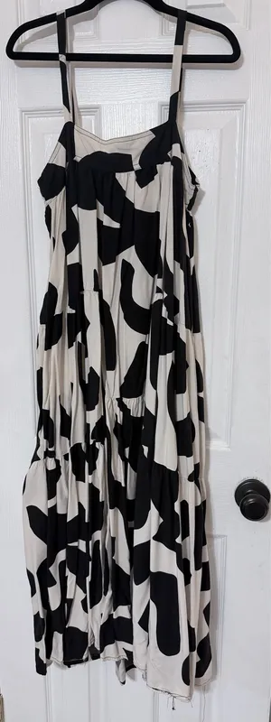 Abstract Pattern Tiered Midi Dress thumbnail 3