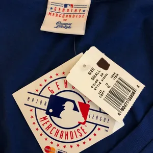 Campus Lifestyle Chicago Cubs Distressed Shirt thumbnail 3