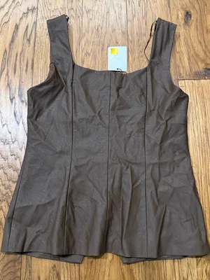 Amanda Jean NYC NWT Vegan Squared Neckline Tailored Top Brown Size M thumbnail 8