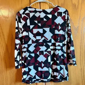 Alfani Geometric Artsy Print Medium Top Burgundy Black & White Flattering‎ thumbnail 4
