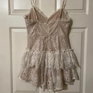 NWT! Angel Biba Chic White Floral Lace Mini Dress Women’s V-Neck Ruffle Size Large thumbnail 7