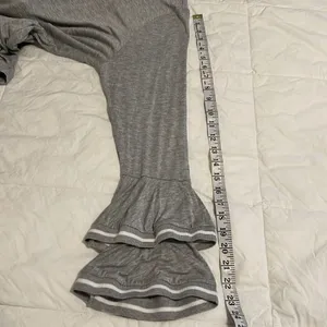 Marled Super cute LS T-shirt w/ double ruffles at cuffs. thumbnail 10
