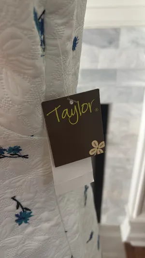 NWT White Dress by Taylor Size 12 thumbnail 3