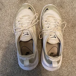 Nike Air Max‎ Axis Womens White Light Bone Running Shoes AA2168-105 Size 8 thumbnail 5