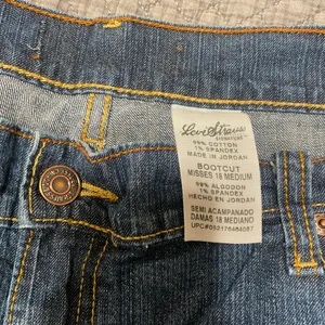 Women’s bootcut jeans Size 18 thumbnail 3
