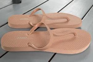 Old Navy Women Beige Pink T-Strap Sandals Partially Plant Based Size 8 thumbnail 1