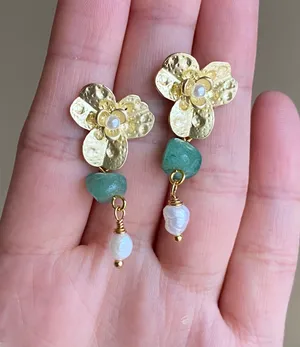Handmade Kawaii fairy whimsical cottage style aventurine stone & natural shell pearl beads flower stud dangle earrings 💐🍃🌀 thumbnail 1