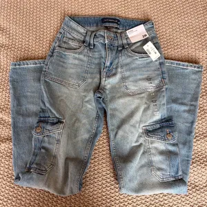 NWT Aeropostale Cargo Jean thumbnail 1