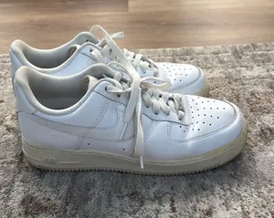 Nike Air Force 1 thumbnail 1