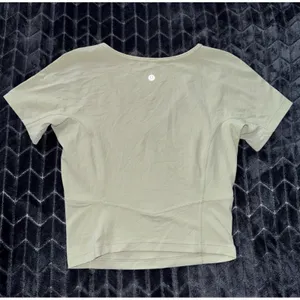 Lululemon‎ Nulu Cropped Slim Yoga Short Sleeve Green Fern V Neck Top Women 4 thumbnail 2
