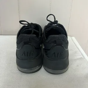 Nike Air Max Motion 2 (Women’s 8.5) thumbnail 4