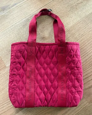 Red Victoria’s Secret bag thumbnail 1