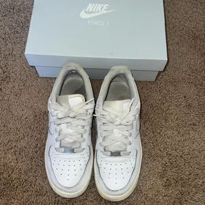 Nike Air Force 1 thumbnail 2