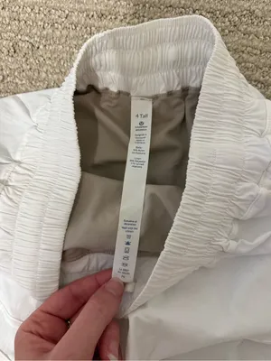Lululemon Hotty Hot Short White Size 4 thumbnail 3