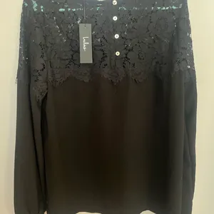 Lulu's Black Lace Detail Blouse‎ thumbnail 3