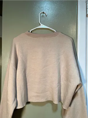 PrettyLittleThing Women's Size Medium Cropped Crewneck Sweatshirt Beige Fleece thumbnail 7