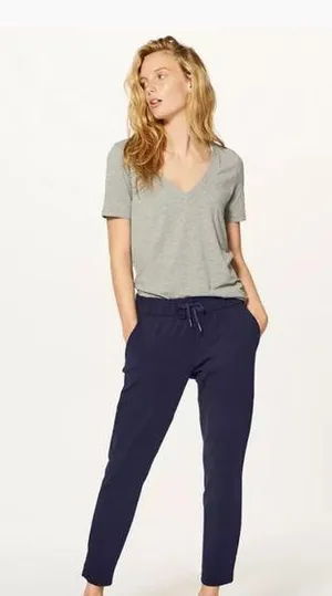 Lululemon On The Fly Woven Pants Navy Women’s 4 thumbnail 1