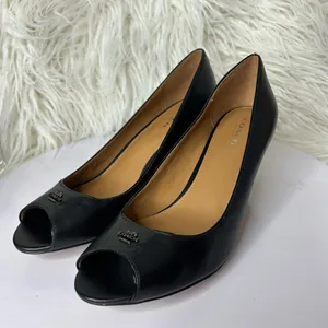 Coach Delilah Peep Toe Heel Size 8B. thumbnail 4
