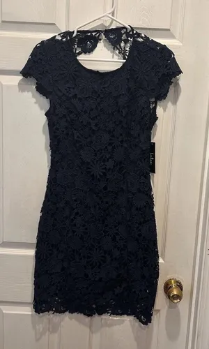NWT Lulus Full Circle Navy Blue Lace Backless Mini Dress Size M HoCo Prom Formal thumbnail 1