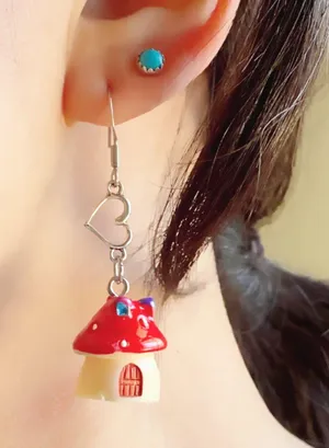 Handmade Kawaii y2k retro fairy cottage style miniature mushroom house & heart dangle earrings🍄💕 thumbnail 2