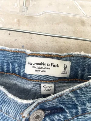 Abercrombie High Rise the Mom Short Curve Love thumbnail 2