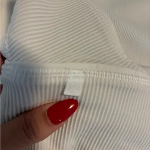 Lululemon workout tank thumbnail 4