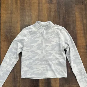 Lululemon Pace Pursuit Long Sleeve White Camo Top Size 6 thumbnail 12