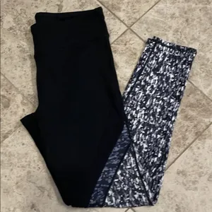 Fabletics Mid-Rise Mesh Powerhold Legging Medium Black Sheer Full Length thumbnail 3