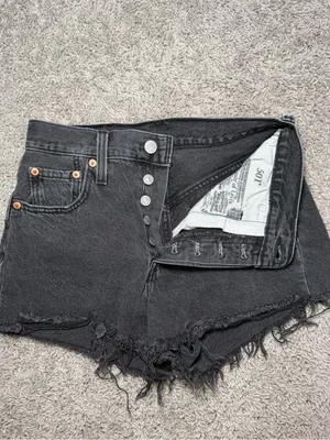 Levi’s 501 Original Fit High-Rise Women’s Shorts thumbnail 3