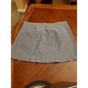 Urban Outfitters Black and White Gingham Mini Skirt with Side Pockets Sz L thumbnail 8