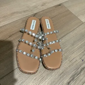 Steve Madden Lyna Clear Studded Slip On Sandals Silver size‎ 7.5 thumbnail 2