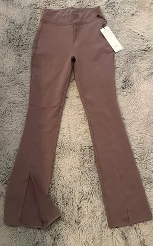 Alo Yoga Bell Bottom leggings thumbnail 1