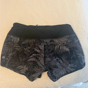 Lululemon Athletica Black Leaf Pattern Shorts thumbnail 2