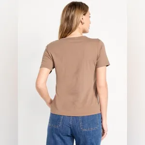 NWT Old Navy EveryWear Tee Size Medium Brown Crewneck Relaxed Cotton Basic thumbnail 2