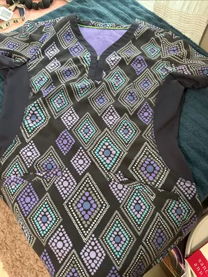 Geometric Diamond Print Scrub Top in Gray,Purple & Teal Sz S by Healing Hands thumbnail 1