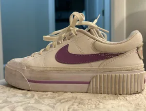 Nike Tennis Shoes thumbnail 1