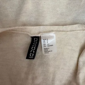 Divided H&M Knit Vest Size S Beige Sleeveless Button Up Cardigan Top thumbnail 3