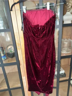 Lulu’s Hey Baby Burgundy Velvet Strapless Bodycon Midi Dress cocktail bodycon thumbnail 4