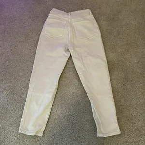 H & M Tan Jeans Size 4- imperfection on back as shown in picture thumbnail 3