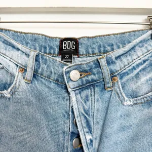 BDG Jeans Size 27 Blue High Rise Distressed Ripped Straight Raw Hem Grunge Indie thumbnail 4