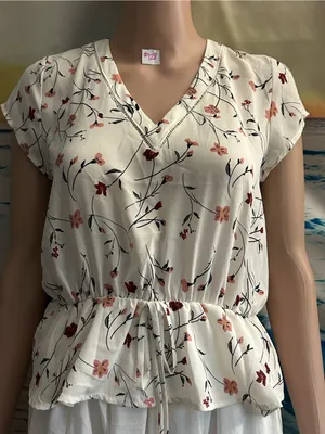 Sienna Sky Cream & Pink Floral V-Neck Blouse SZ Small NWT thumbnail 1