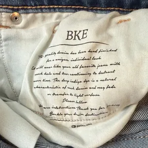 Woman’s BKE Billie Slim Fit Cropped Straight High Rise Stretch Jeans Size 27X28 thumbnail 5