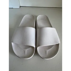 Archies‎ white support slides size women's 12 / men's 11 thumbnail 2