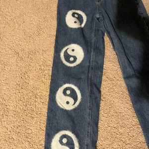 Eco yin and yang 90s boyfriend jeans never worn thumbnail 4