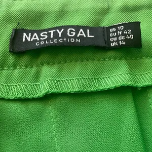 Nasty gal fitted Vibrant Green Pleated tennis skirt size 10 thumbnail 4