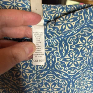 NWOT LuLaRoe Leggings Blue Cream Floral Mandala OS One Size (2-10) thumbnail 5