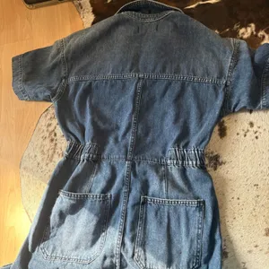 Free People We‎ The Free Marci Denim Jumpsuit Size Small Distressed thumbnail 4